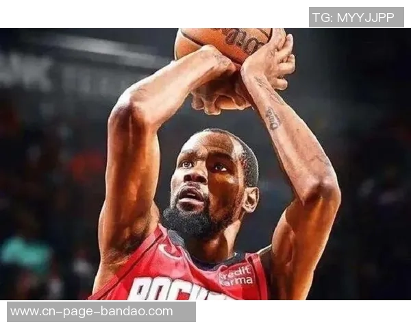 杜兰特赞伊森与小贾底角三分能力出色对手防守也难阻突破攻筐