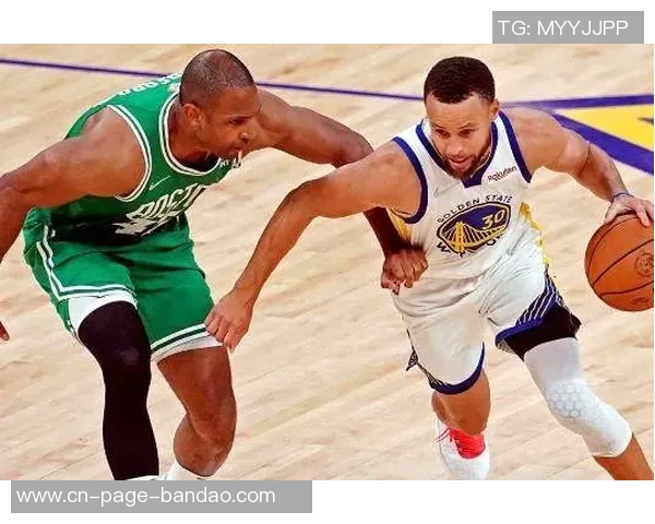 邓利维称库里状态依旧出色未来三年仍将展现顶级表现